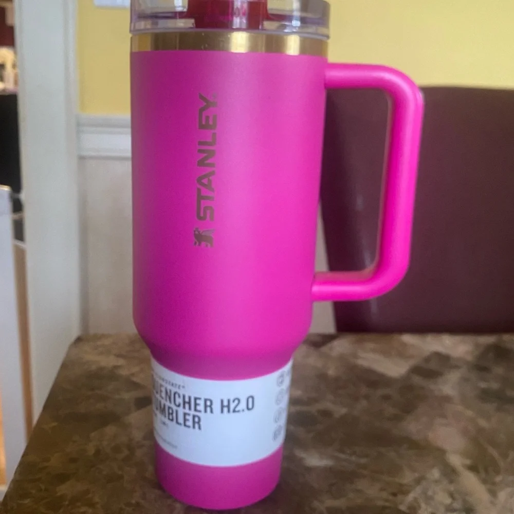 Stanley Hot Pink Flo State Quencher H2.0 Insulated Tumbler with Handle NWT - Picture 8 of 9